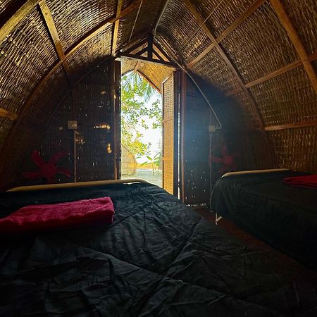 Derm Tkov Village Rafikis Retreatホステル エクステリア 写真