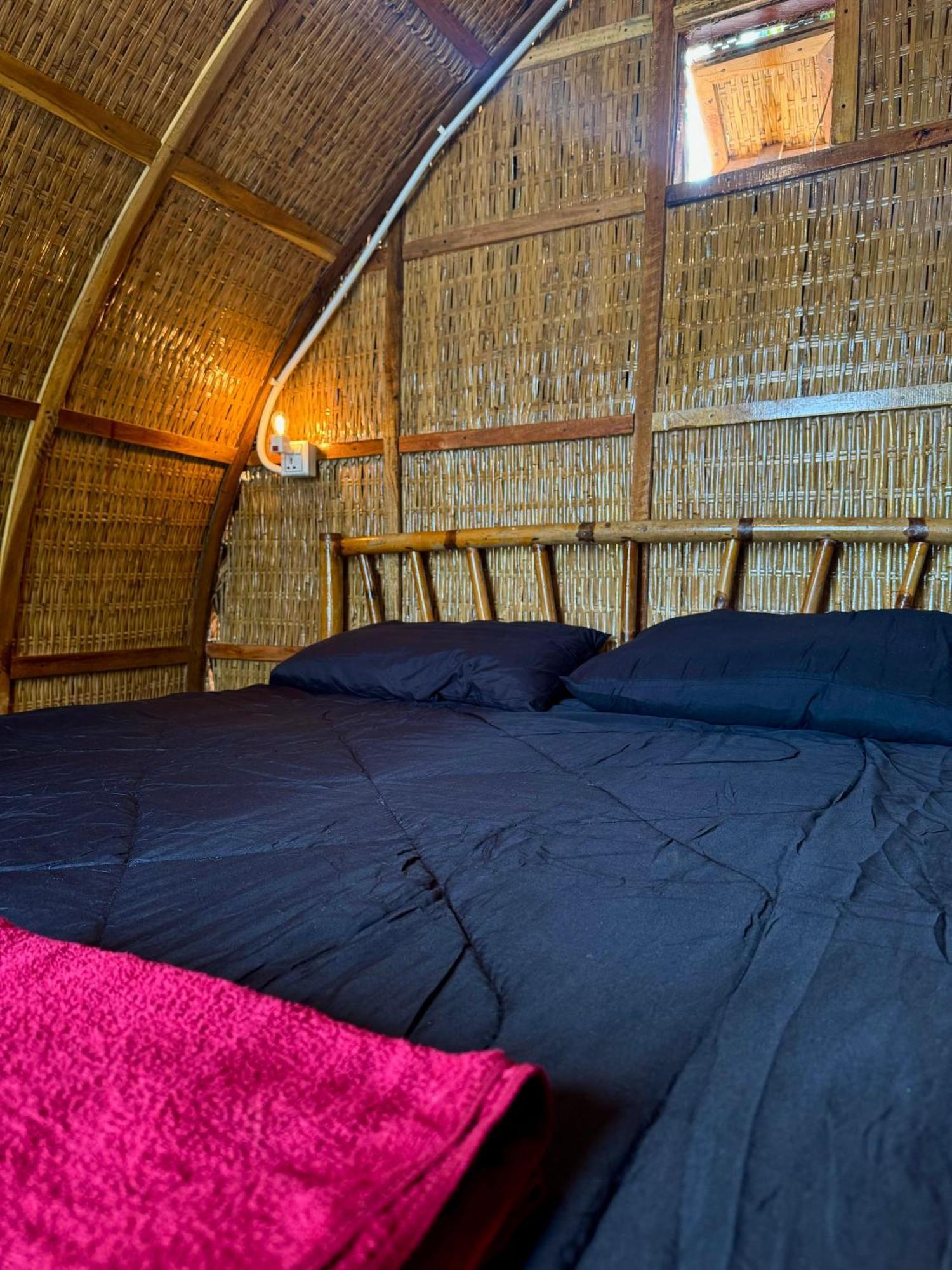 Derm Tkov Village Rafikis Retreatホステル エクステリア 写真