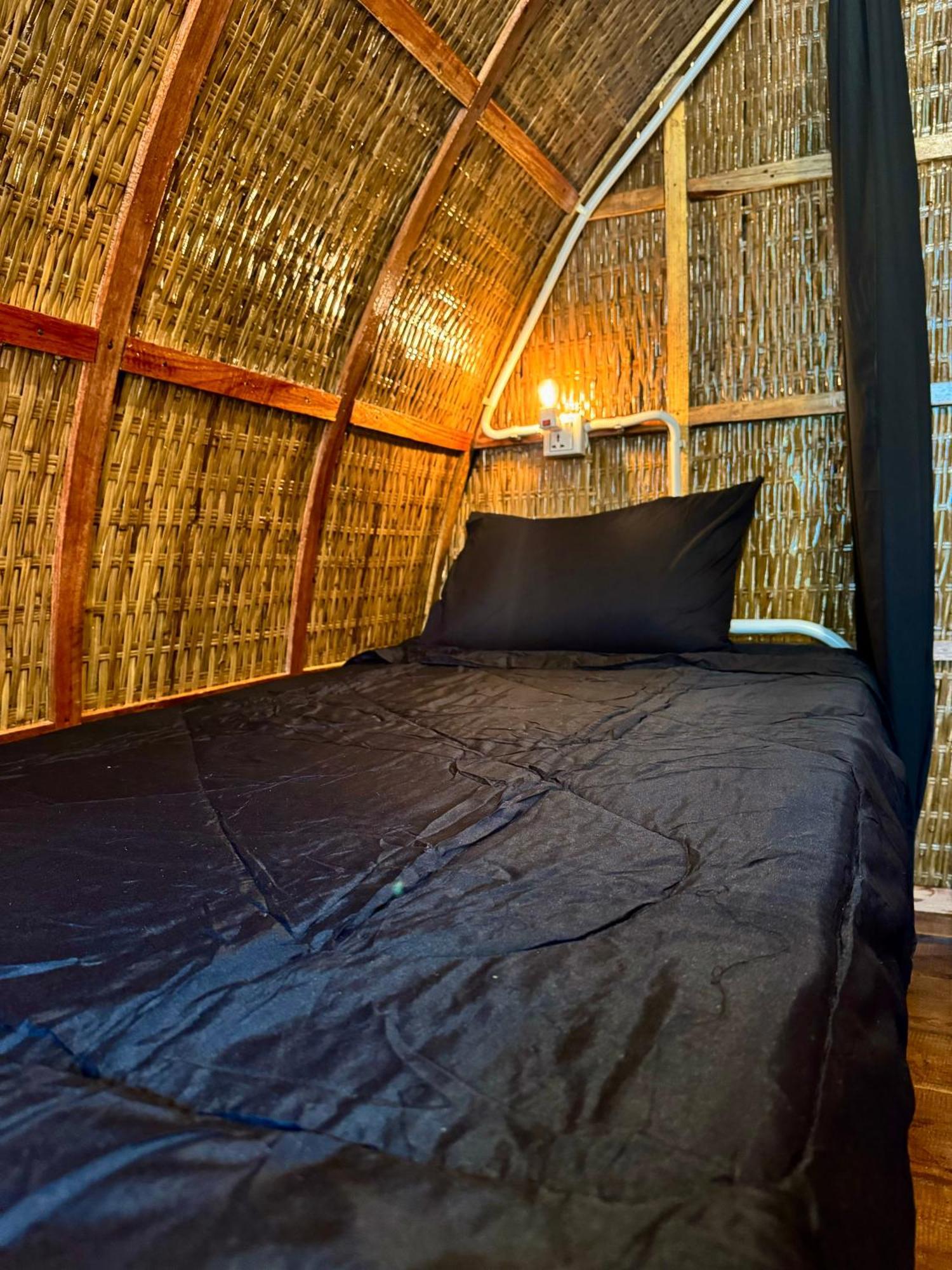 Derm Tkov Village Rafikis Retreatホステル エクステリア 写真