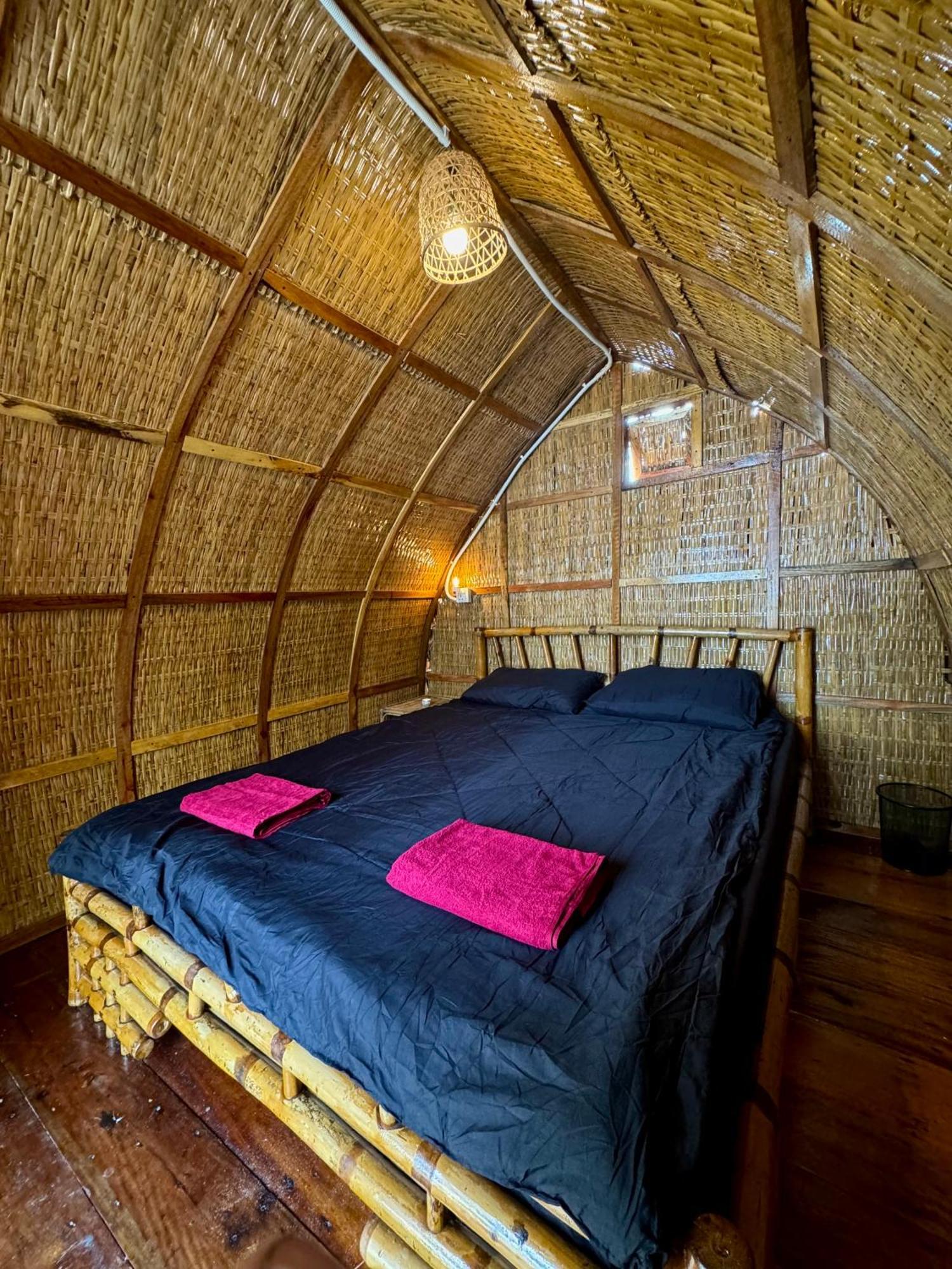 Derm Tkov Village Rafikis Retreatホステル エクステリア 写真