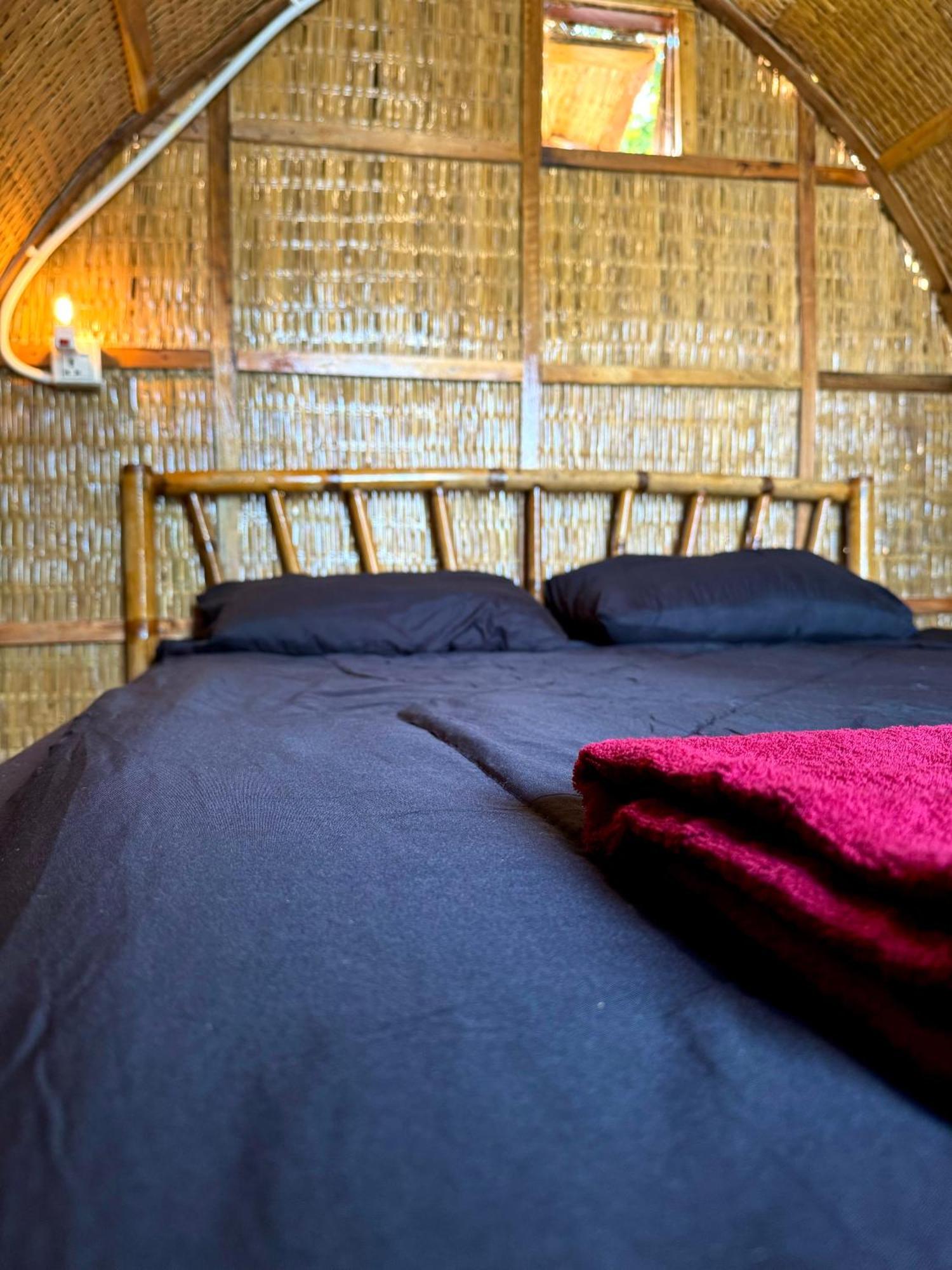 Derm Tkov Village Rafikis Retreatホステル エクステリア 写真