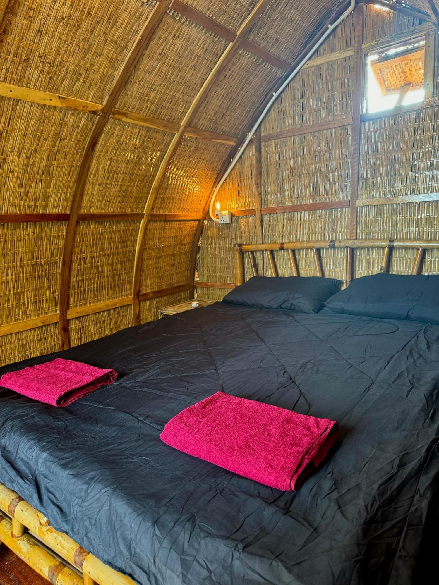 Derm Tkov Village Rafikis Retreatホステル エクステリア 写真