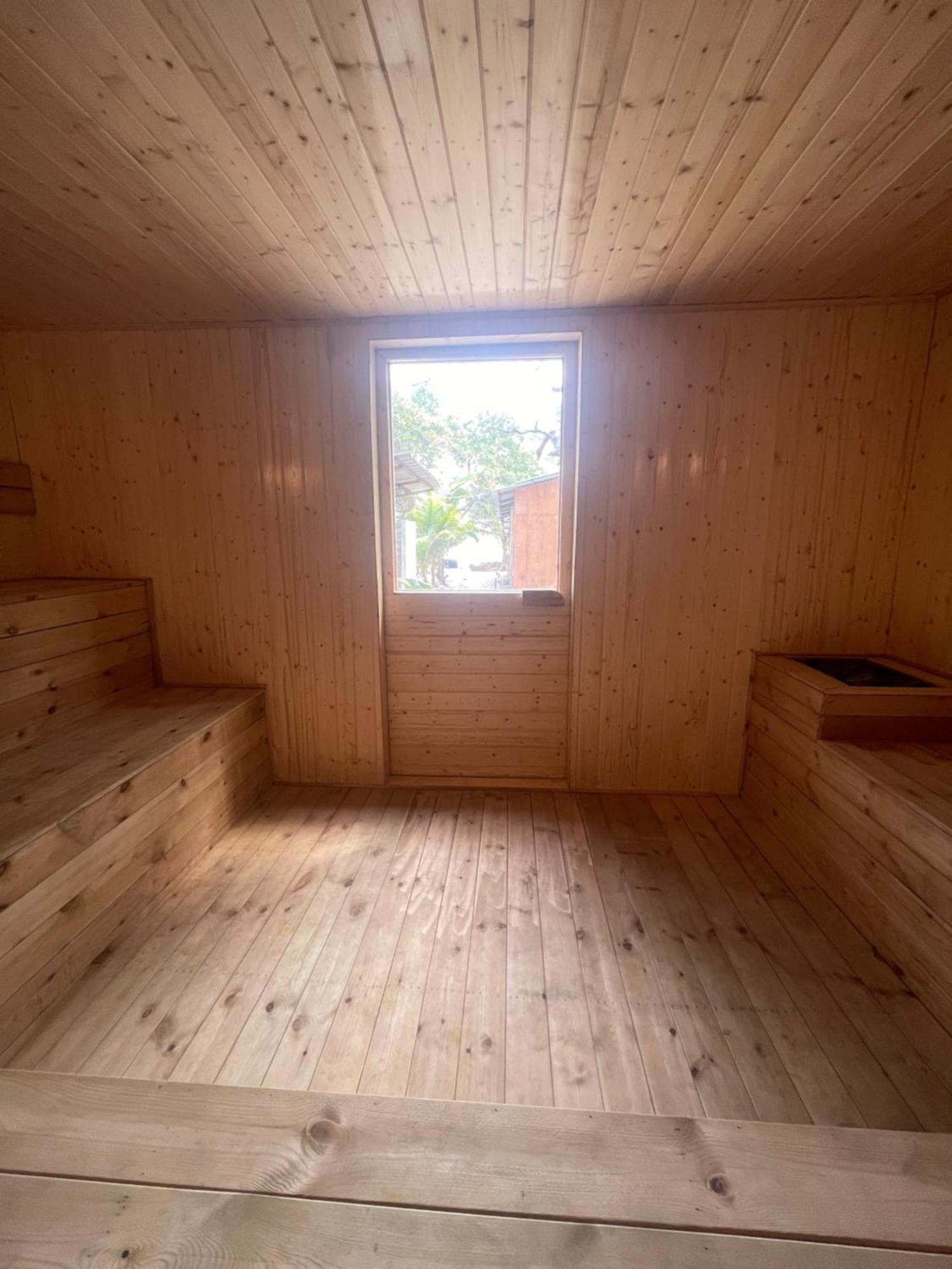 Derm Tkov Village Rafikis Retreatホステル エクステリア 写真